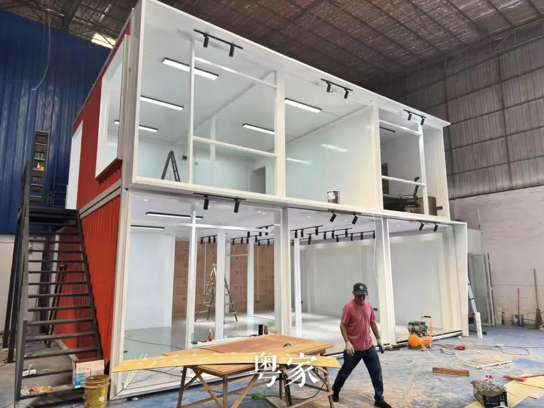 廠房內創意集裝箱辦公室.佛山廠房內集裝箱辦公室展廳安裝收尾中